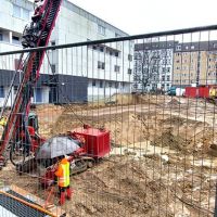 Baustelle mit Bauzaun