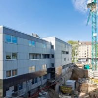 Baustelle mit Gebäude